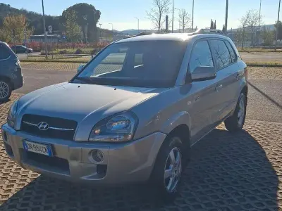 Usata Hyundai Tucson Active 141 CV (103 kW) 2008 Grigio SUV