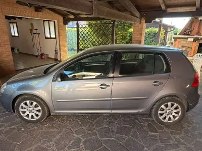 Begagnad VW Golf IV Sportline 140 HK (102 kW) 2005 Grå Sedan