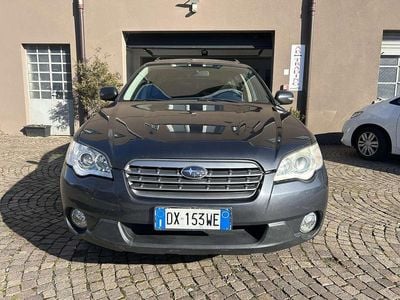 Usata Subaru Outback 165 CV (121 kW) 2010 Grigio Station wagon