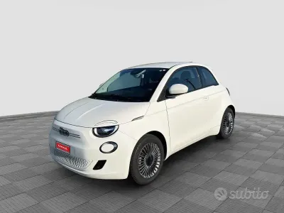 Usata Fiat 500e Icon 42 kW (58 CV) 2023 Ice white Berlina