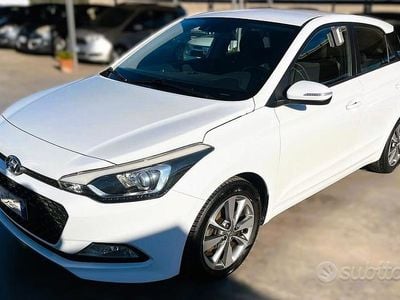 Usata Hyundai i20 Style 75 CV (55 kW) 2015 Bianco Berlina