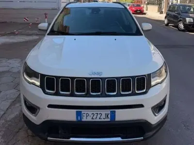 Używany Jeep Compass Limited 140 KM (102 kW) 2018 Biały SUV
