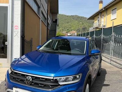 Usata VW T-Roc Life 110 CV (80 kW) 2022 Blu ravenna metallizzato SUV