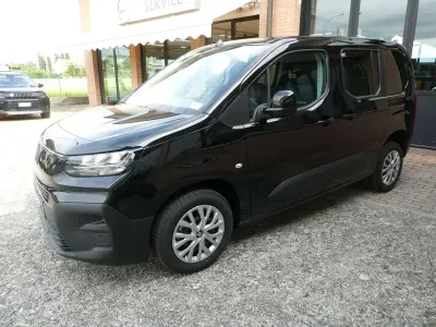 Nuova Fiat Doblò 102 CV (75 kW) 2025 Nero cinema Monovolume