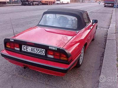 Begagnad Alfa Romeo Spider Quadrifoglio Verde 125 HK (91 kW) 1997 Röd Cab