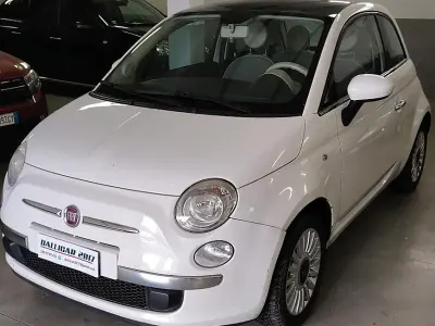 Używany Fiat 500 69 KM (50 kW) 2008 Biały Sedan/Limuzyna