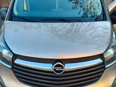 Usata Opel Vivaro 140 CV (102 kW) 2015 Monovolume