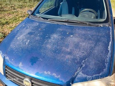 Usata Fiat Punto 69 CV (50 kW) 2005 Utilitaria