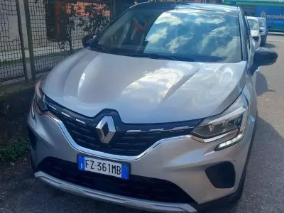 Usata Renault Captur Zen 101 CV (74 kW) 2020 Nero SUV