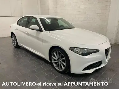 Usata Alfa Romeo Giulia Business 150 CV (110 kW) 2018 Bianco Berlina