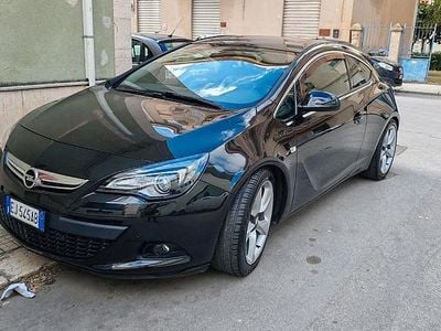 Usata Opel Astra GTC 180 CV (132 kW) 2011 Berlina