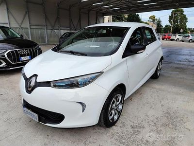 Usata Renault Zoe Life 67 kW (92 CV) 2019 Bianco pastello Utilitaria