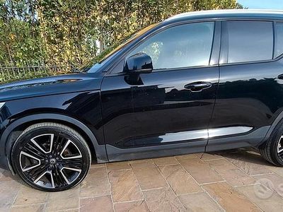 Usata Volvo XC40 Momentum 150 CV (110 kW) 2018 Nero SUV