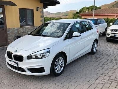 Usata BMW 216 Active Tourer Advantage 116 CV (85 kW) 2017 Bianco Monovolume