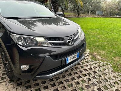 Usata Toyota RAV4 Anniversary 124 CV (91 kW) 2014 Marrone SUV