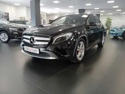 Usata Mercedes GLA220 177 CV (130 kW) 2015 Nero SUV