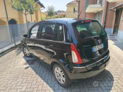 Usata Lancia Musa 120 CV (88 kW) 2009 Nero Monovolume