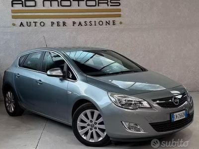 Begagnad Opel Astra 110 HK (80 kW) 2012 Grå Sedan