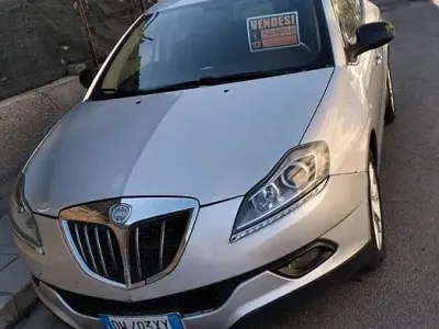 Usata Lancia Delta 120 CV (88 kW) 2009 Utilitaria