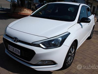 Usata Hyundai i20 Comfort 75 CV (55 kW) 2019 Bianco Utilitaria