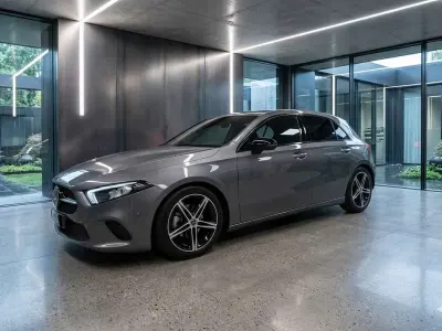Usata Mercedes A180 Night 116 CV (85 kW) 2018 Grigio Berlina