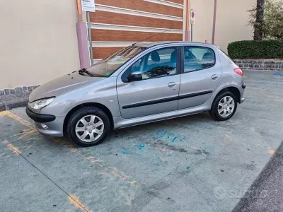 Usata Peugeot 206 88 CV (64 kW) 2005 Marrone Berlina
