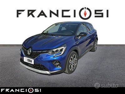 Usata Renault Captur Intens 145 CV (106 kW) 2021 Blu scuro SUV