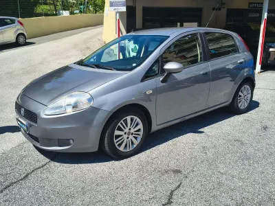 Usata Fiat Grande Punto Dynamic 120 CV (88 kW) 2008 Grigio metallizzato Utilitaria