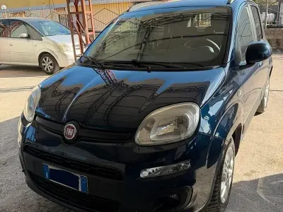 Usata Fiat Panda 69 CV (50 kW) 2019 Bluazzurro Utilitaria