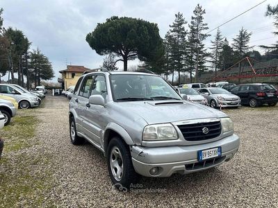 Usata Suzuki Grand Vitara 109 CV (80 kW) 2001 Gray SUV
