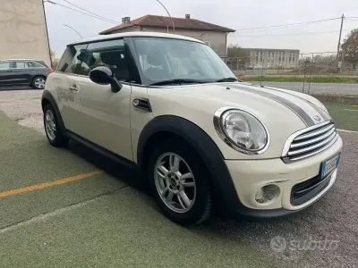 Usata Mini Cooper 2011 Bianco Utilitaria