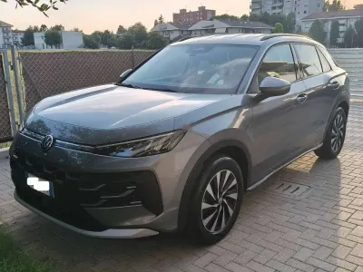 Usata VW T-Roc Life 116 CV (85 kW) 2026 Grigio SUV