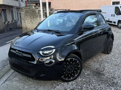 Usata Fiat 500e La Prima 42 kW (58 CV) 2021 Nero Cabrio