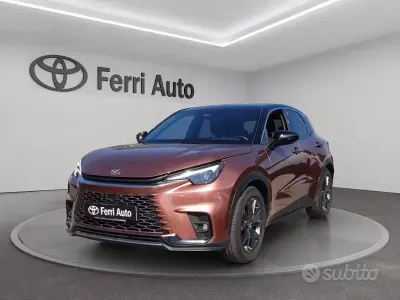 Usata Lexus LBX 136 CV (100 kW) 2024 Grigio SUV