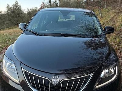 Usata Lancia Ypsilon 69 CV (50 kW) 2022 Nero Utilitaria