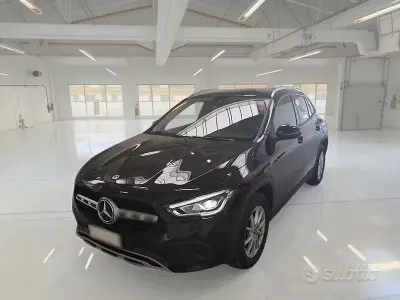 Usata Mercedes GLA180 Business 116 CV (85 kW) 2022 Nero SUV