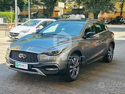 Usata Infiniti QX30 Premium 170 CV (125 kW) 2017 Grigio Station wagon