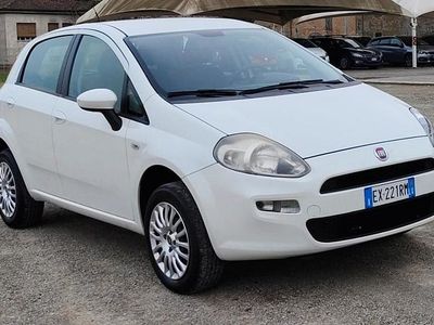Usata Fiat Punto Lounge 77 CV (56 kW) 2015 Bianco Utilitaria