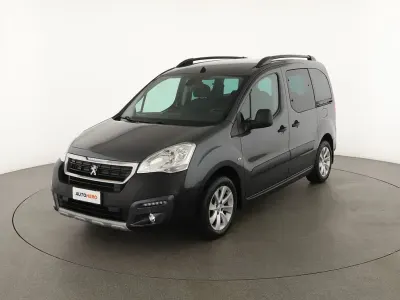 Käytetty Peugeot Partner Outdoor 100 HP (73 kW) 2017 Harmaa