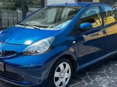 Usata Toyota Aygo 68 CV (50 kW) 2007 Blu Utilitaria