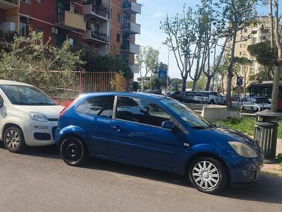 Usata Ford Fiesta 68 CV (50 kW) 2008 Blu Utilitaria