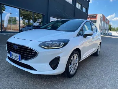 Usata Ford Fiesta Titanium 125 CV (91 kW) 2022 Grigio Utilitaria