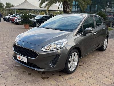 Usado Ford Fiesta Vignale 86 HP (63 kW) 2018 Cinzento Citadino