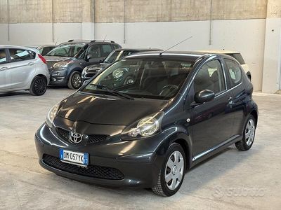 Usata Toyota Aygo Sol 68 CV (50 kW) 2008 Blu Utilitaria