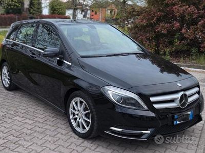 Begagnad Mercedes B200 Premium 136 HK (100 kW) 2014 Svart Minibuss