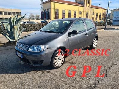 Usata Fiat Punto Classica 60 CV (44 kW) 2010 Grigio Berlina