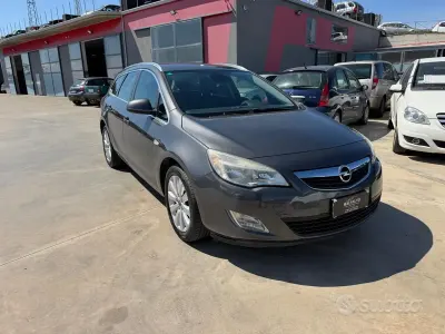 Usata Opel Astra Cosmo 110 CV (80 kW) 2012 Grigio Station wagon