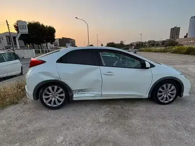 Usata Honda Civic Executive 150 CV (110 kW) 2012 Bianco Berlina