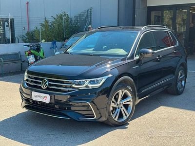 Usata VW Tiguan R-line 150 CV (110 kW) 2022 Nero metallizzato SUV