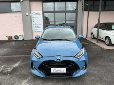 Usata Toyota Yaris Hybrid Trend 92 CV (67 kW) 2020 Blu/azzurro Berlina